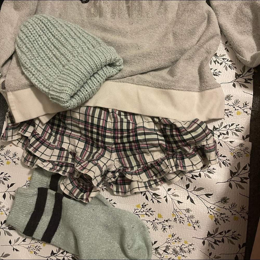 Pj set - Picture 2 of 4